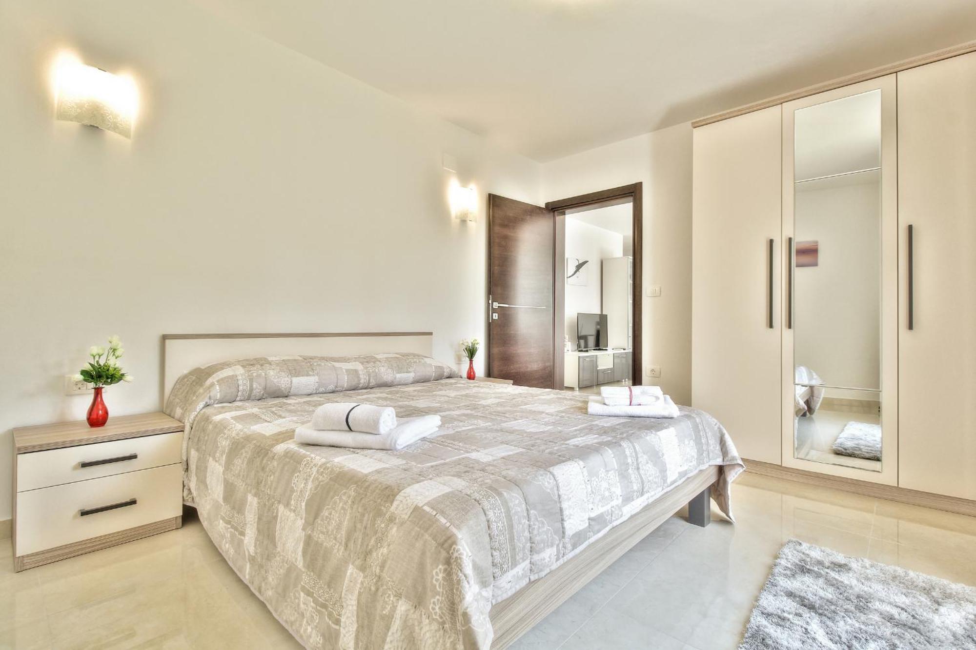 Dolce Apartment *